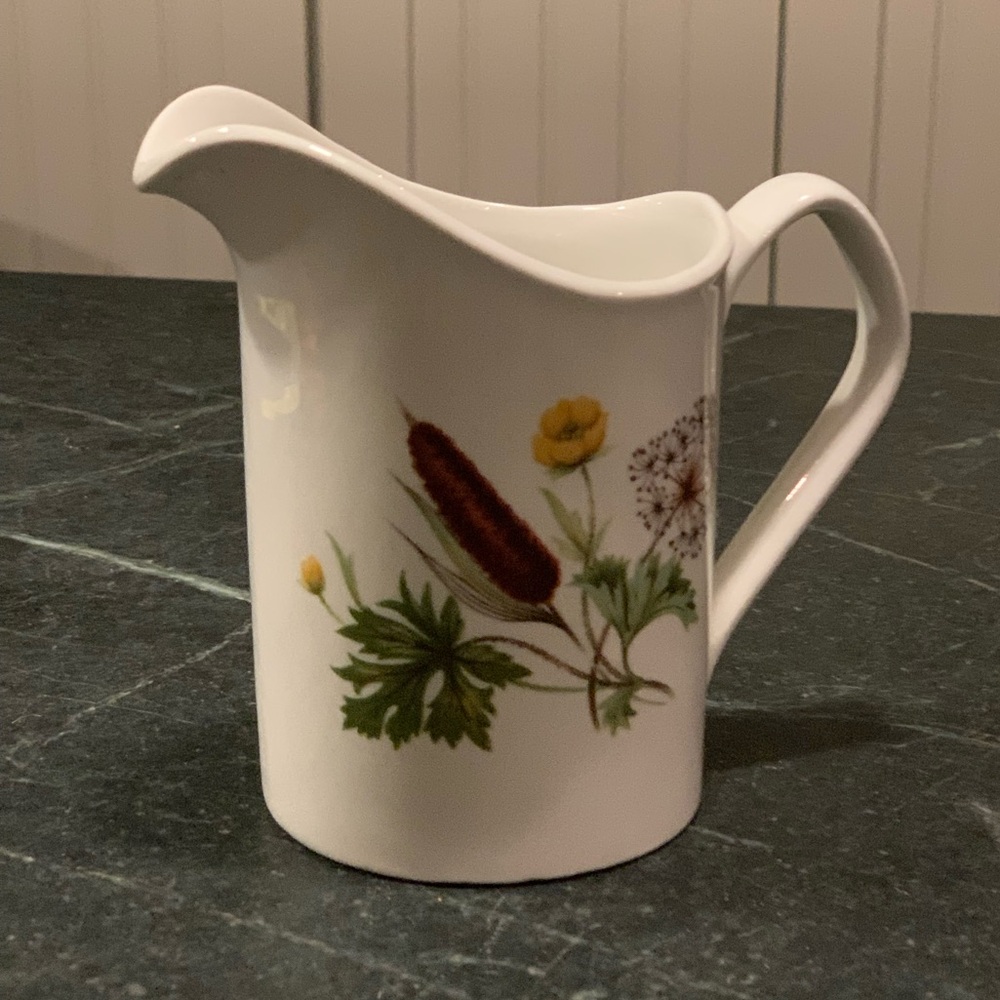 JOHNSON BROTHERS |  1960's Brookside Creamer Ironstone. England Cattails.